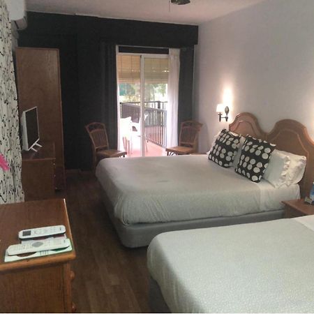 Hostal Victoria Altura Exterior photo